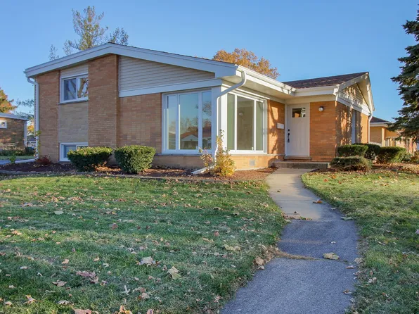 2401 E Martindale Dr, Westchester, IL 60154