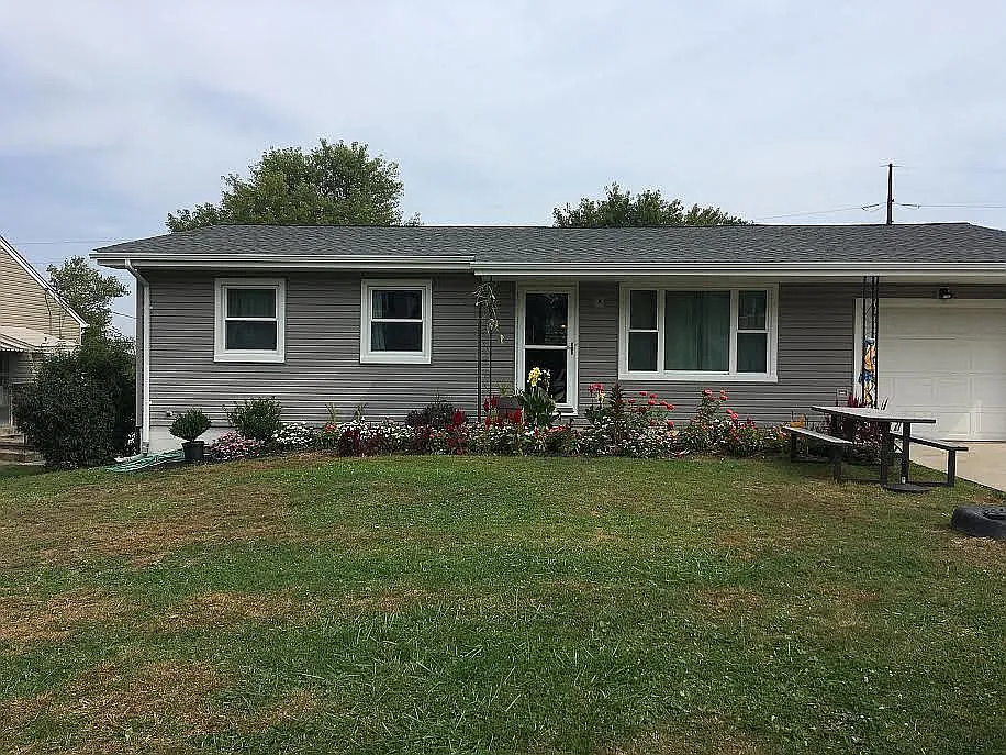 233 Calvary Ave photo 1