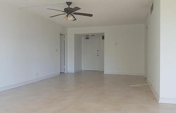 3rd image of 301 174th St APT 411