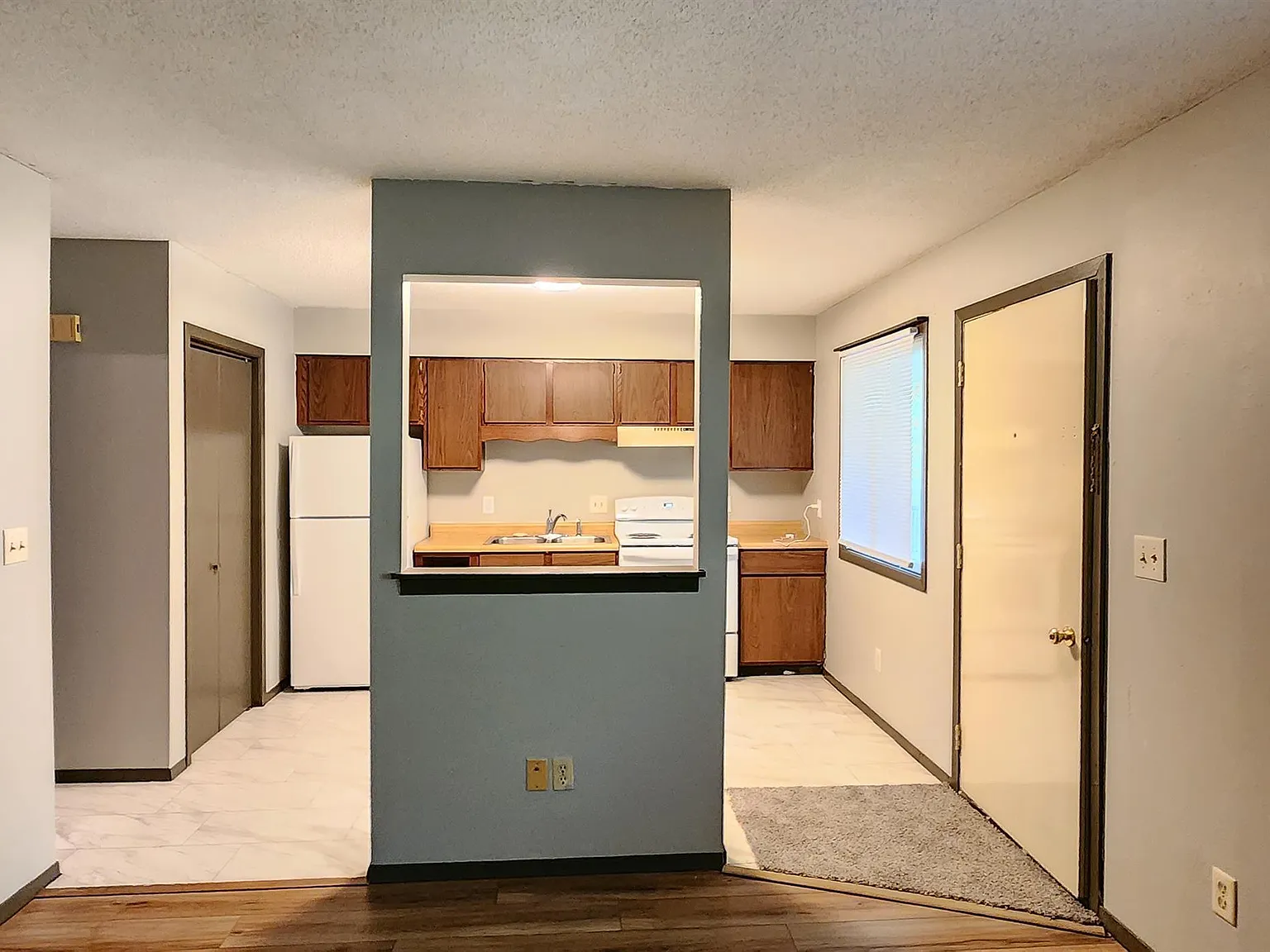 515 Dewey Avenue — Photo 2