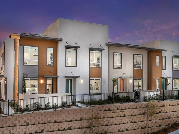 939 Crimson Leaf Way, Vista, CA 92081