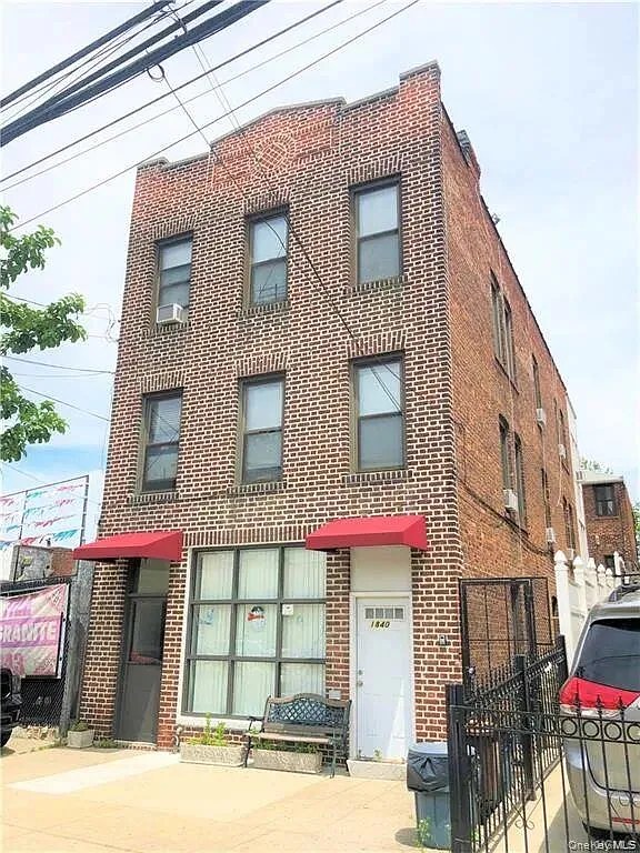 Building Photo - 1840 Bronxdale Ave #3