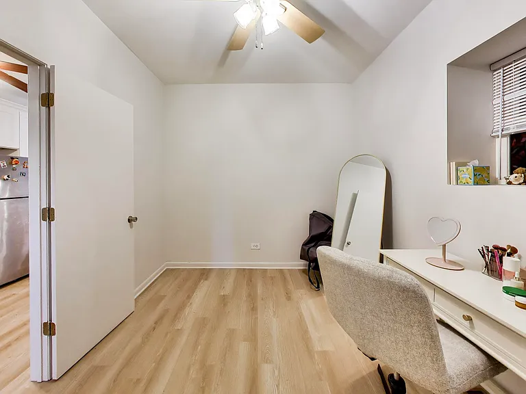 3151 N Southport Ave #1F — Photo 18