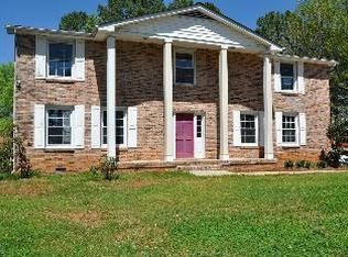 300 Meadowbrook Dr SE, Huntsville, AL 35803