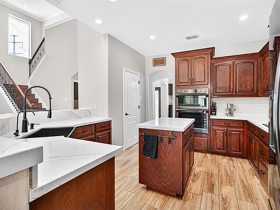 4th image of 8417 Macarena Dr