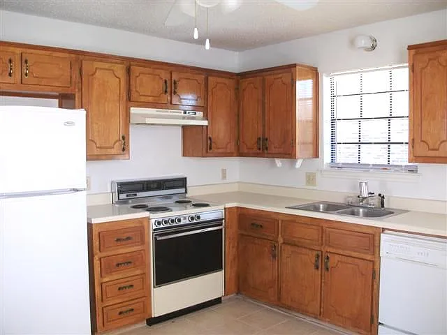 406 N Main St #A — Photo 3