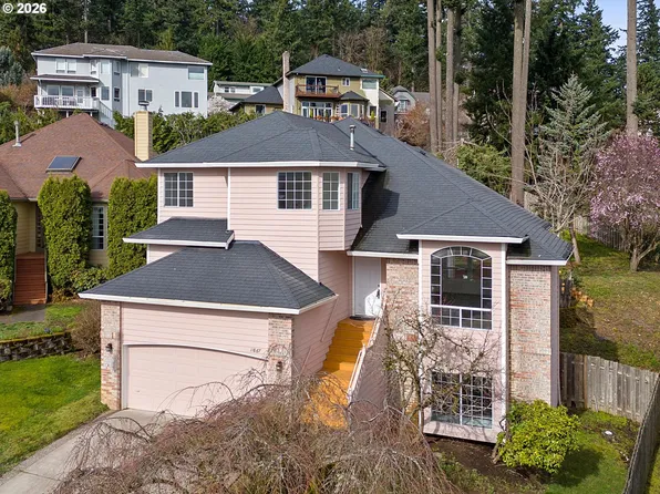 11867 SE Mountain Sun Dr, Clackamas, OR 97015