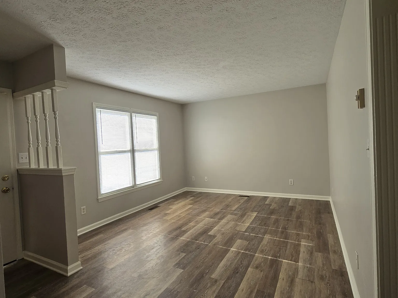 3 bed, 1025 sqft, $1,450 — Photo 3