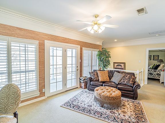 2nd image of 5413 Woodbine Ln