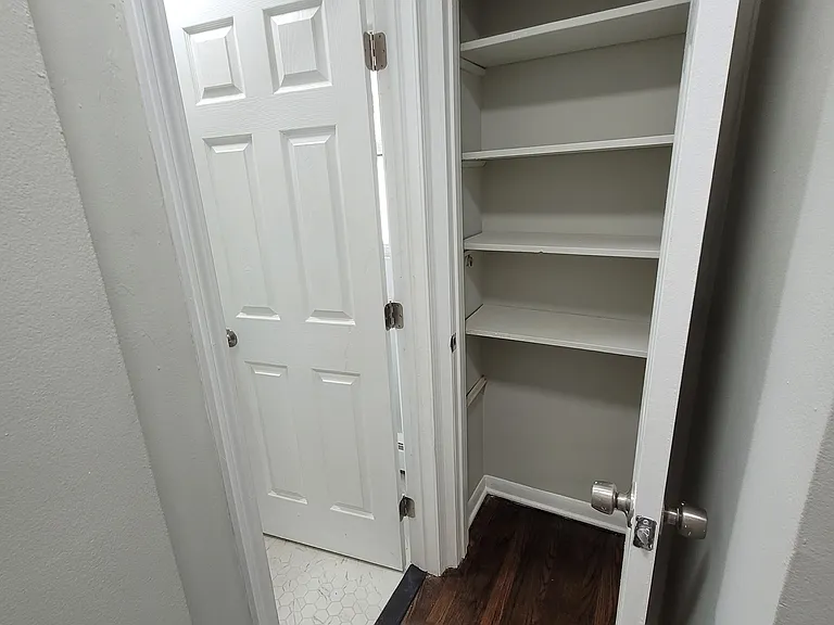 1323 W Sherwin Ave #2A — Photo 8