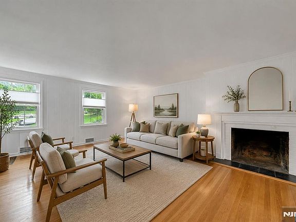 2nd image of 68 Dwight Pl #B