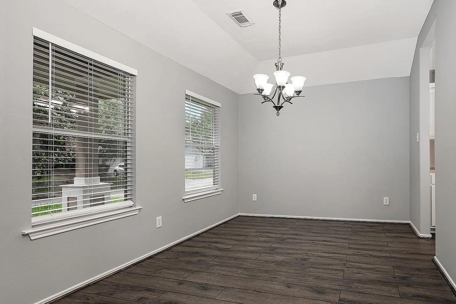 3 bed, 2.0 bath, 1530 sqft, $2,100 — Photo 4