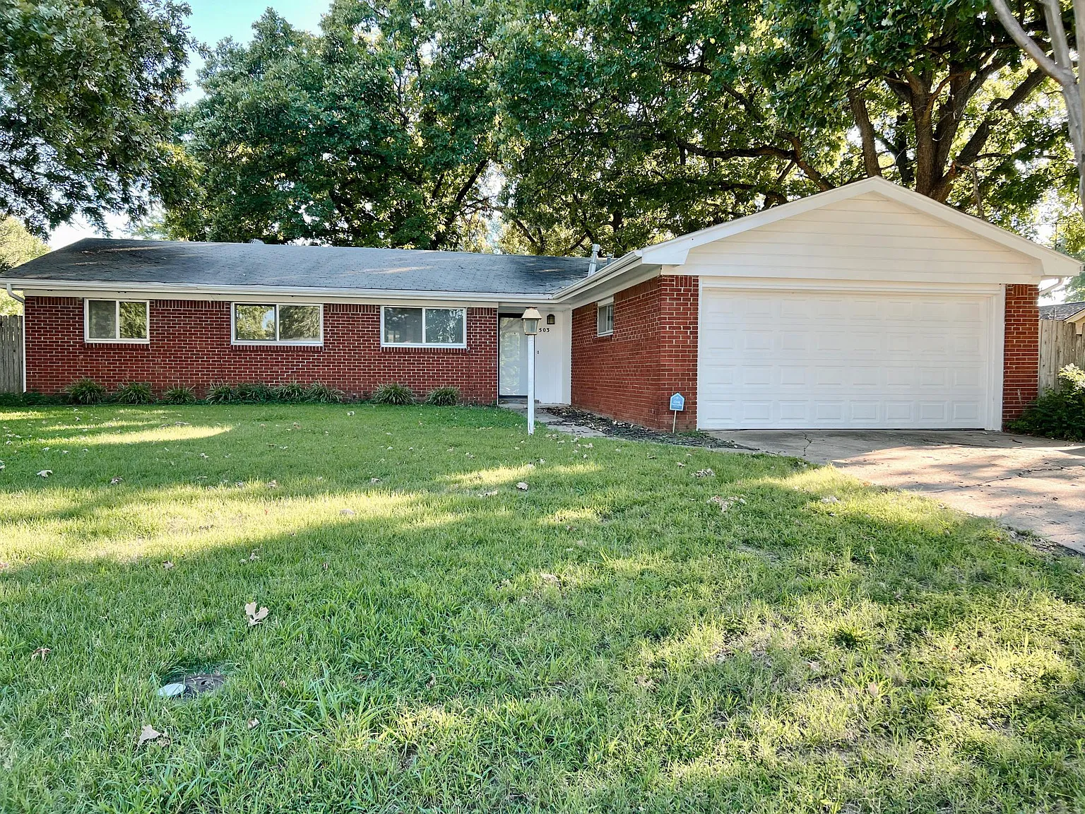 503 W Vandalia St S — Photo 1