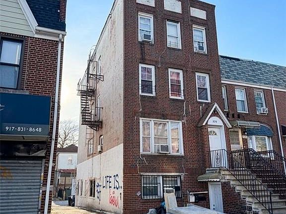 2nd image of 2078 E 28th St