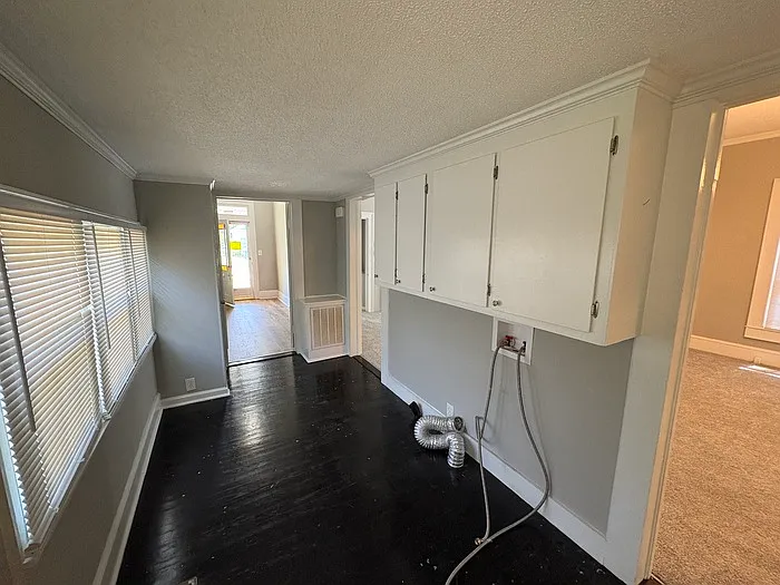 118 E Station St — Photo 6