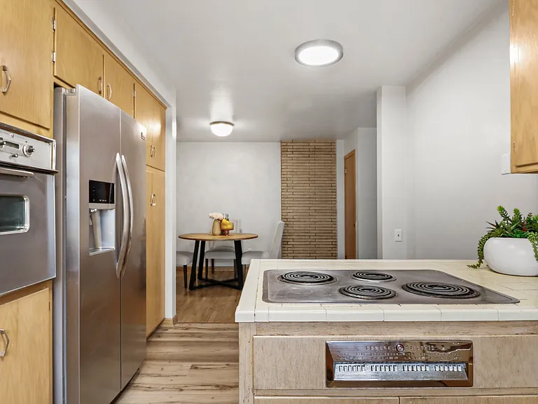 You can see into the dining room here and the den would be to your right.