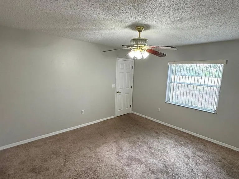 8039 Ridgeglen Cir E — Photo 20