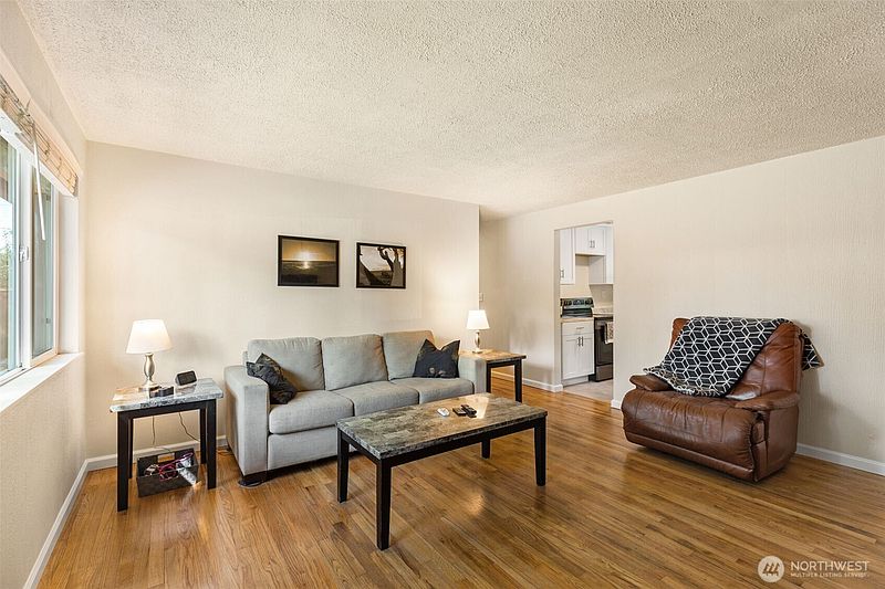 5th image of 18816 89 Avenue NE
