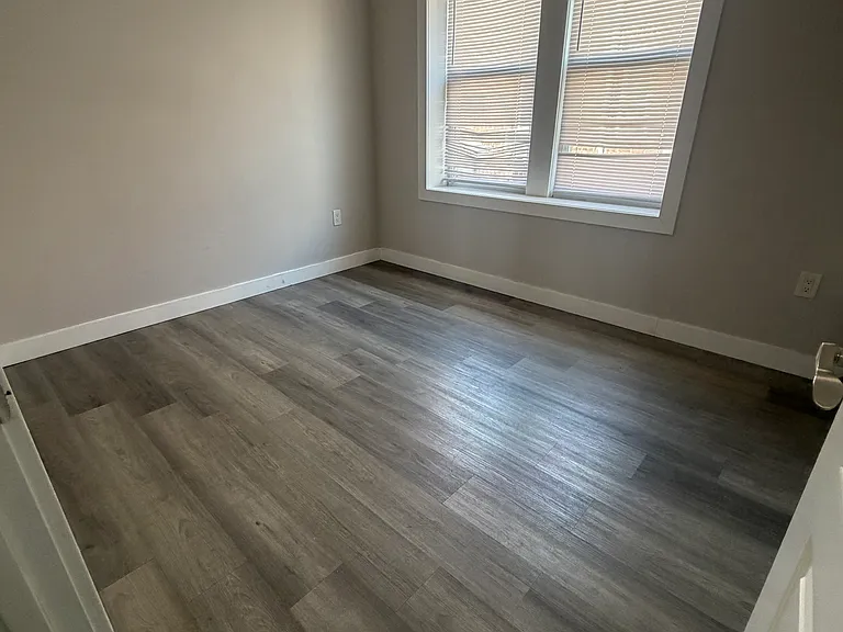 332 61st St #4B — Photo 3