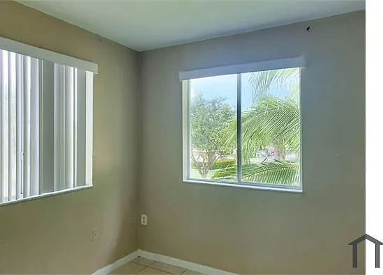 1486 SE 24th Ct — Photo 7