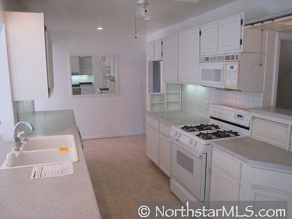 4th image of 2412 Carter Ave
