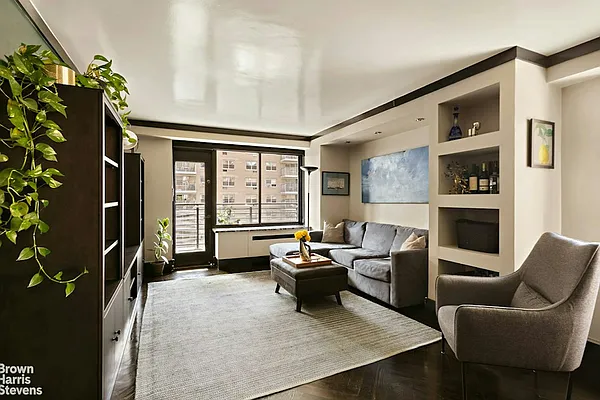 Living room, photo 1