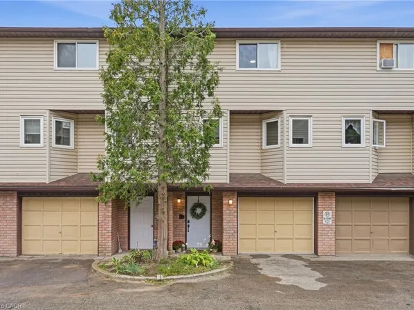 22 Bond St #D, Brantford, ON N3R 4G5