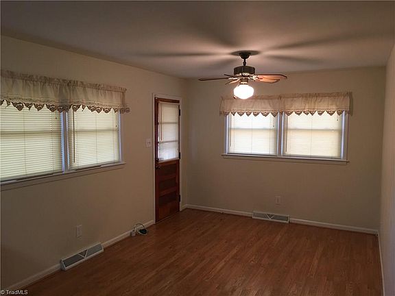 3rd image of 1422 Corregidor St