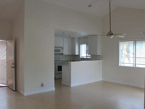 2nd image of 11349 Avenida De Los Lobos