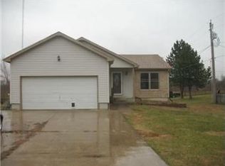 15704 Poplar St, Basehor, KS 66007