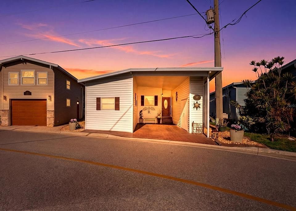 33 Starboard Dr, Venice, FL 34285 | MLS #A4685555 | Zillow