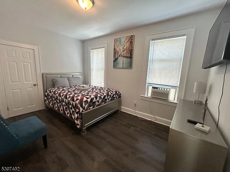 142 Mapes Ave #1-floor 2 — Photo 8