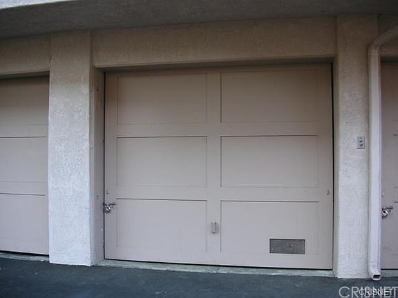 3rd image of 7115 Woodlake Ave