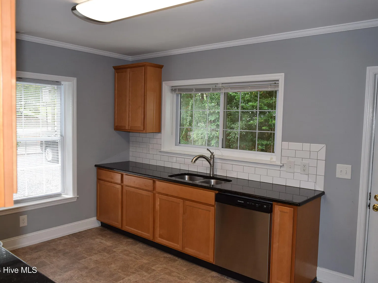 2 bed, 1.5 bath, $1,225 — Photo 3