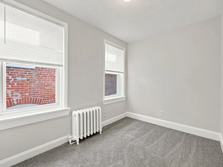 502 N Clayton St — Photo 12