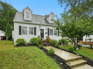 17 Knox St, Enfield, CT 06082