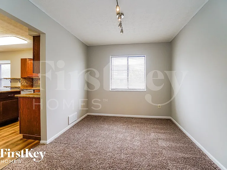 2824 Harnet Ct — Photo 6