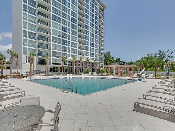 3rd image of 3946 Saint Johns Ave #6414