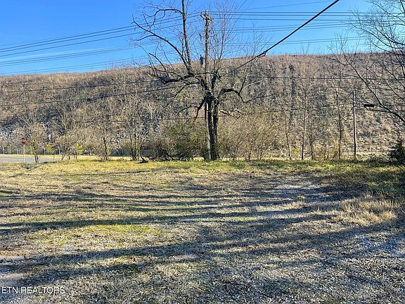 4th image of 2939 Thorn Grove Pike