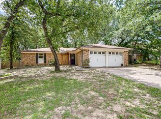 412 Windwood Ct, Azle, TX 76020