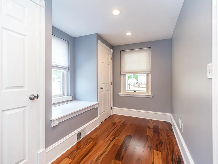 2477 Walnut St — Photo 33
