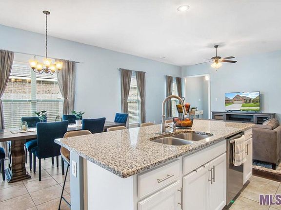 4th image of 18298 Sunset Park Dr