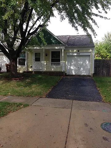 2 bed, 810 sqft, $1,800 — Photo 1