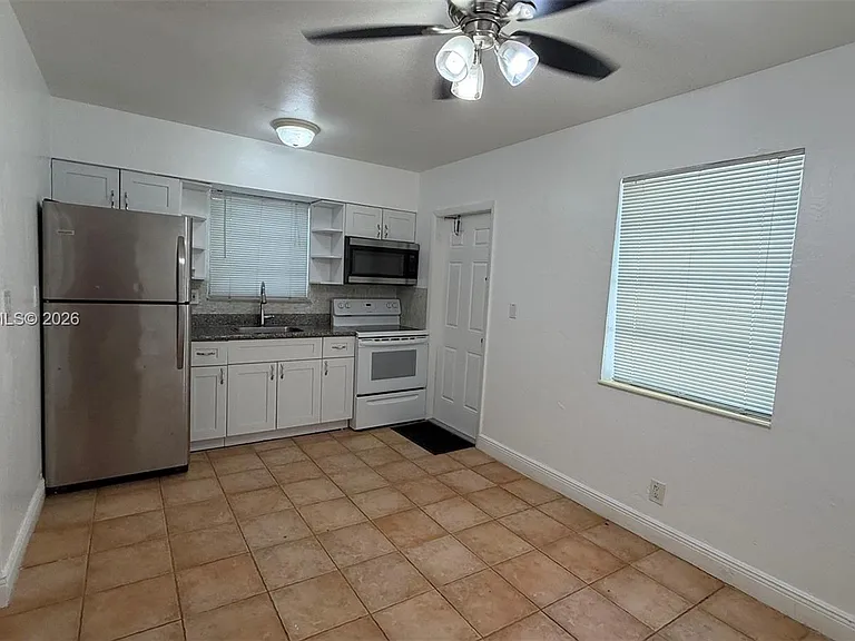 800 SE 15th St #2 — Photo 15