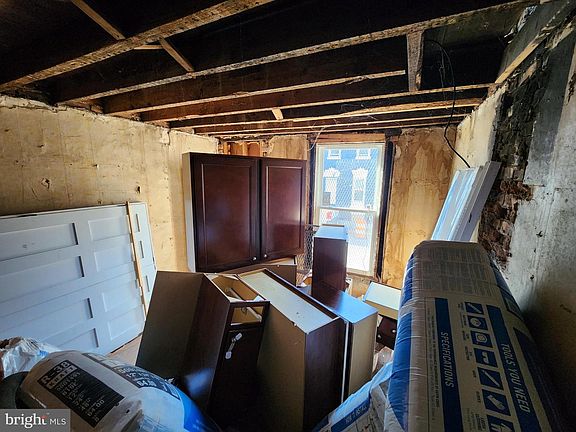 5th image of 2218 Christian St