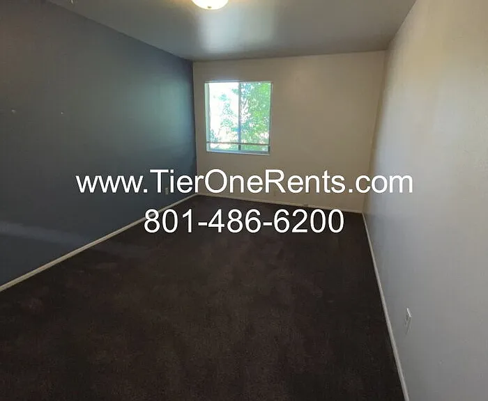 619 Angie Cir #619 — Photo 17