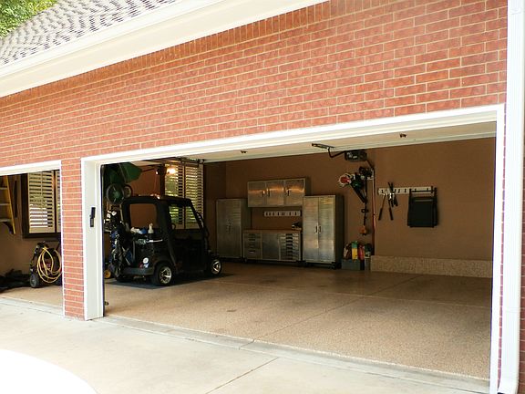 3 Car Garage