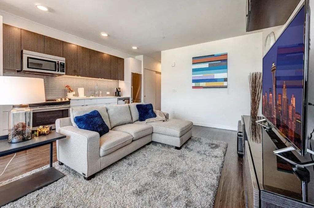 Shelton Eastlake — Photo 4