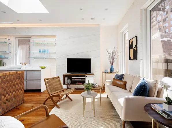 334 West 17th Street PH5R image 3 of 11