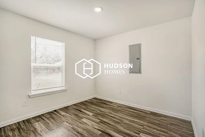 7947 Henson St — Photo 9